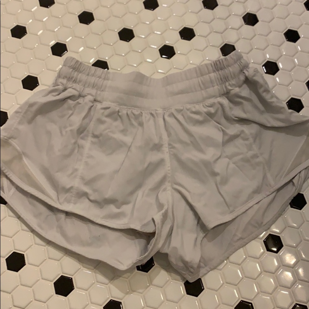 white lululemon size 4 shorts